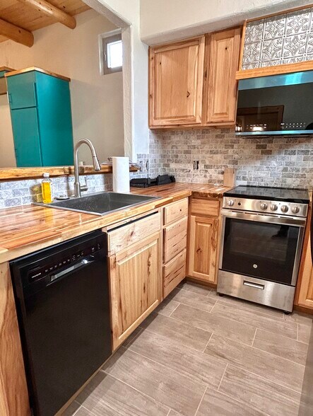 More Photos Of 314 Walnut St, La Jara Office Residential For Sale
