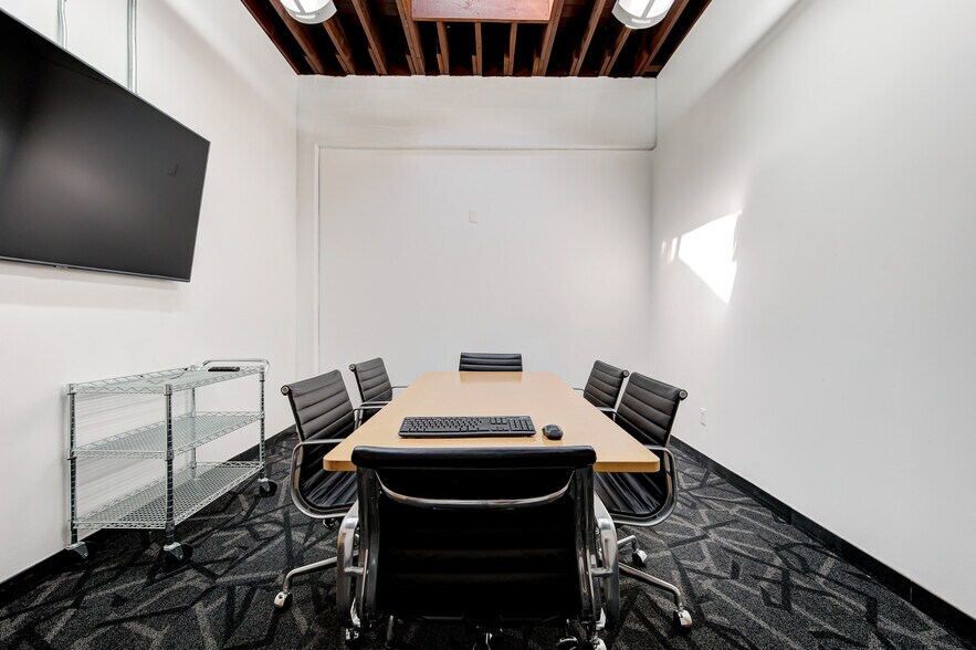 More Photos Of 706-708 W Sheridan Ave, Oklahoma City Office For Lease