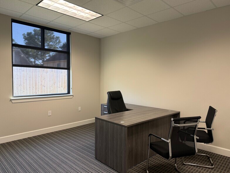 More Photos Of 633 E Fernhurst Dr, Katy Medical For Lease