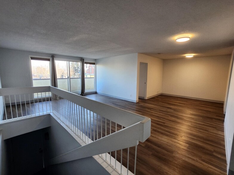 More Photos Of 5000 50 St, Beaumont Storefront Retail Office For Lease