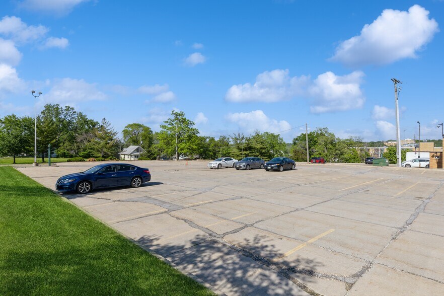 More Photos Of 1203 & 1221 4th Street, Des Moines Land For Sale