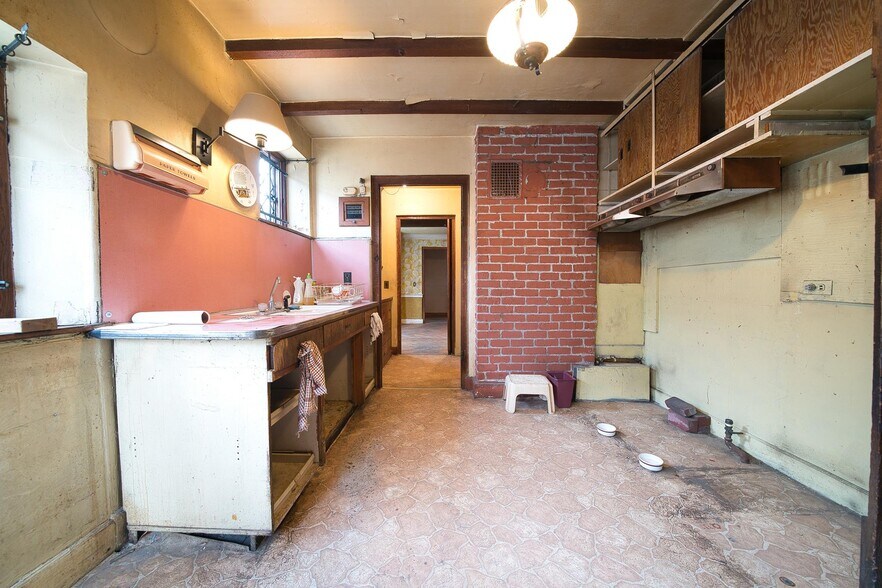 More Photos Of 1989 W Grand Blvd, Detroit Office Residential For Sale
