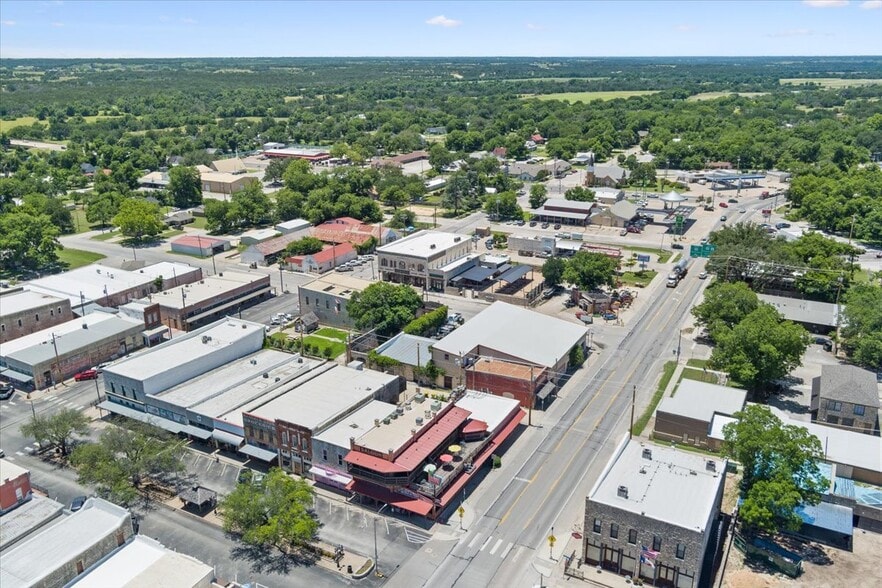 More Photos Of 128 N Pecan, Hico Restaurant For Sale