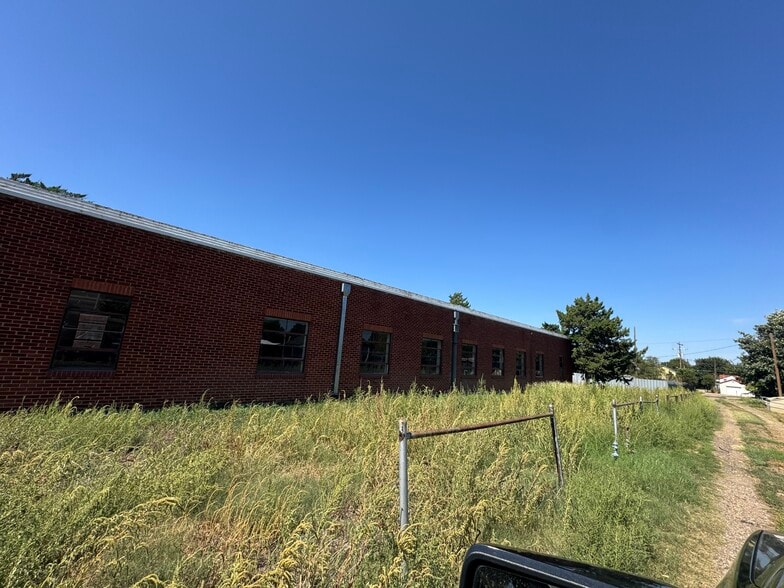 More Photos Of 1110 Penn St, Borger Office Residential For Sale