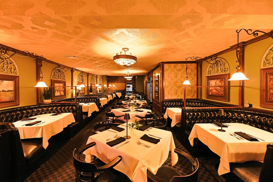 More Photos Of 4557 Sherman Oaks Ave, Sherman Oaks Restaurant For Lease