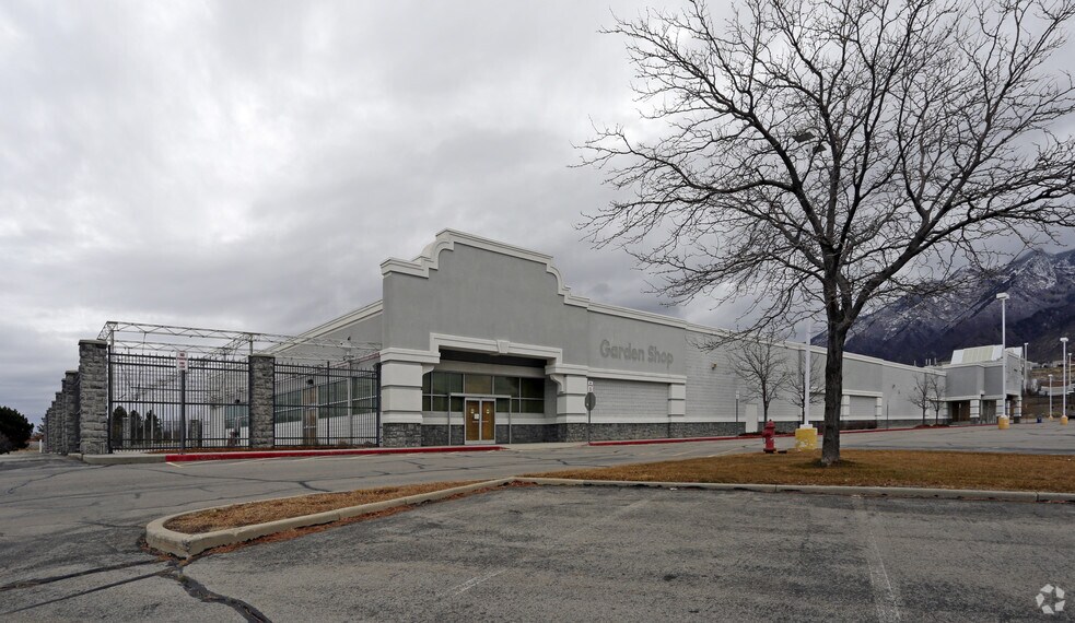 More Photos Of 1055 E Draper Pky, Sandy Freestanding For Lease