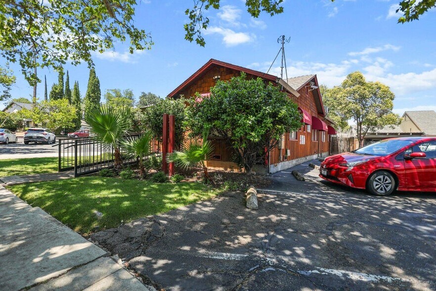 More Photos Of 1826 Sonoma St, Redding Healthcare For Sale