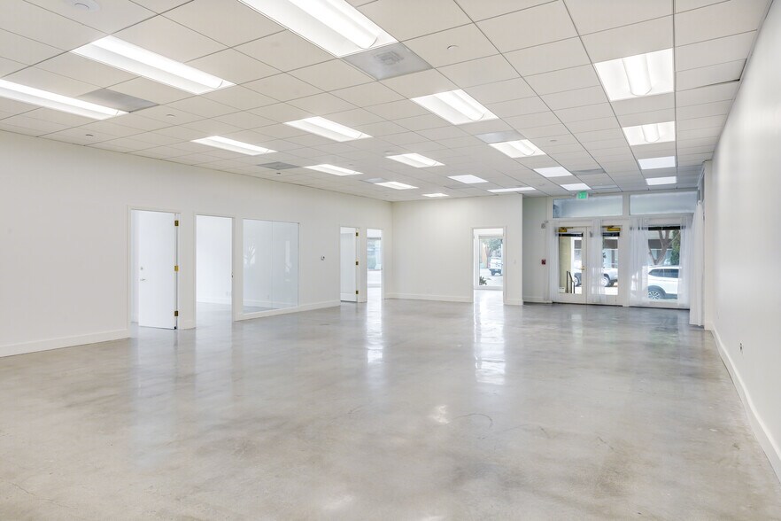More Photos Of 725 Arizona Ave, Santa Monica Loft Creative Space For Lease