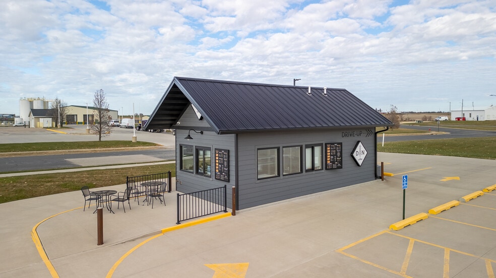 More Photos Of 331 Sandstone Dr NW, Eyota Fast Food For Sale