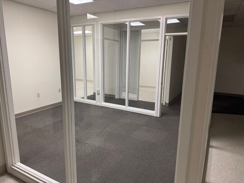 More Photos Of 2651 Park St, Jacksonville Office For Sale