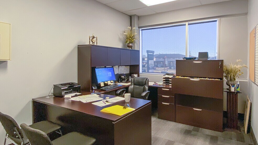 More Photos Of 111 Broadway Blvd, Strathcona County Office For Lease
