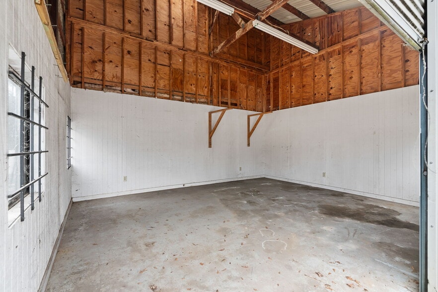 More Photos Of 2200 Sciaaca Rd, Spring Office For Sale