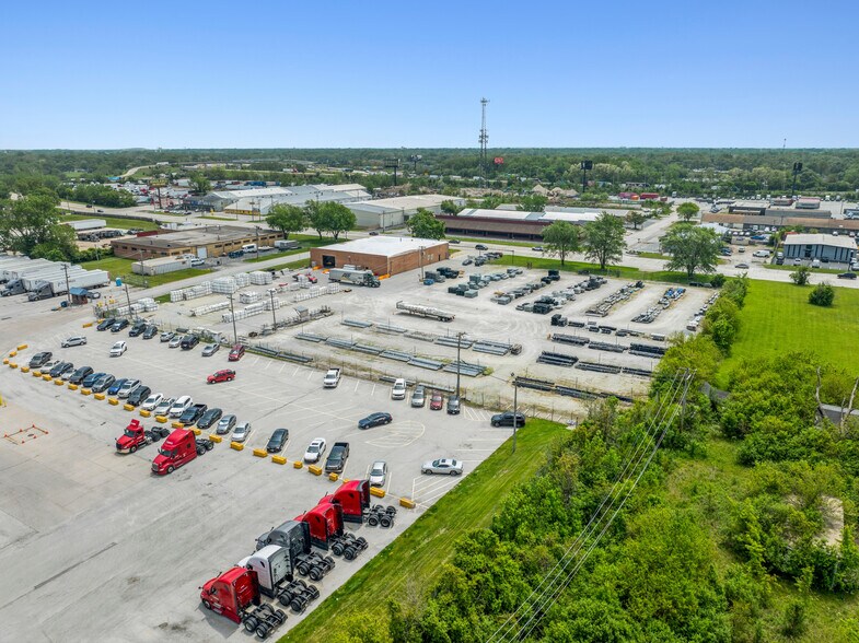 More Photos Of 2950 W 167th St, Markham Warehouse For Lease