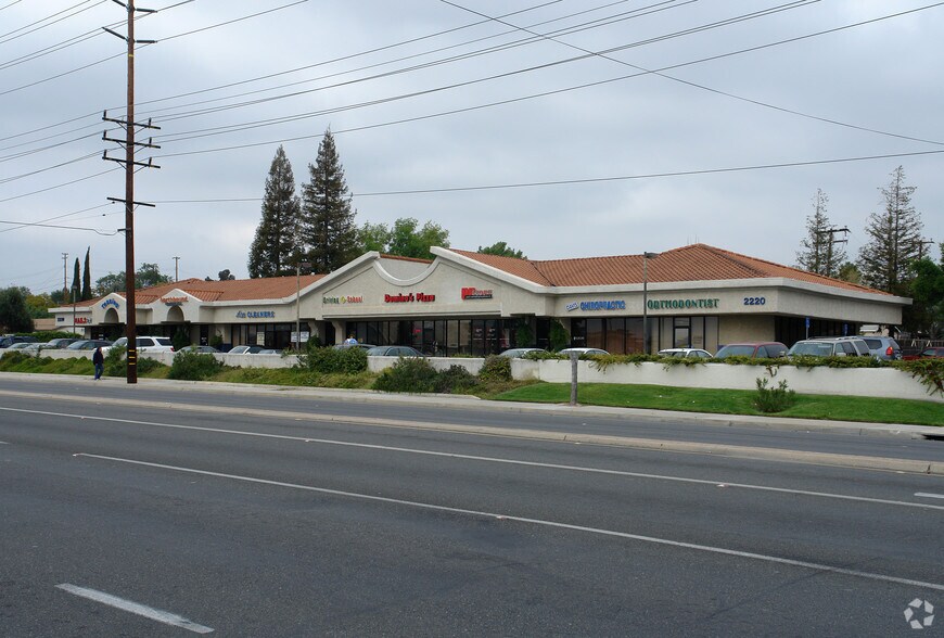 Primary Photo Of 2220 N Moorpark Rd, Thousand Oaks Freestanding For Lease