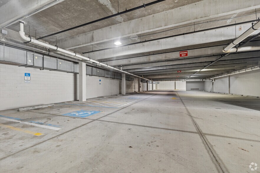 More Photos Of 1970 Golf St, Sarasota Medical For Lease