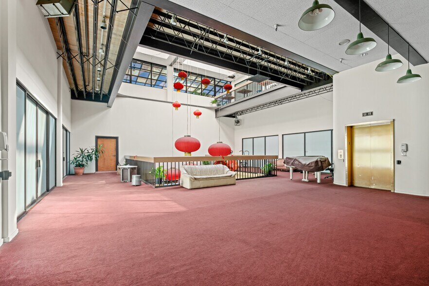 More Photos Of 1717 Mission St, San Francisco Flex For Sale