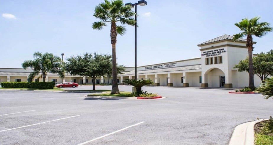 More Photos Of 910 E 8th St, Weslaco Medical For Sale