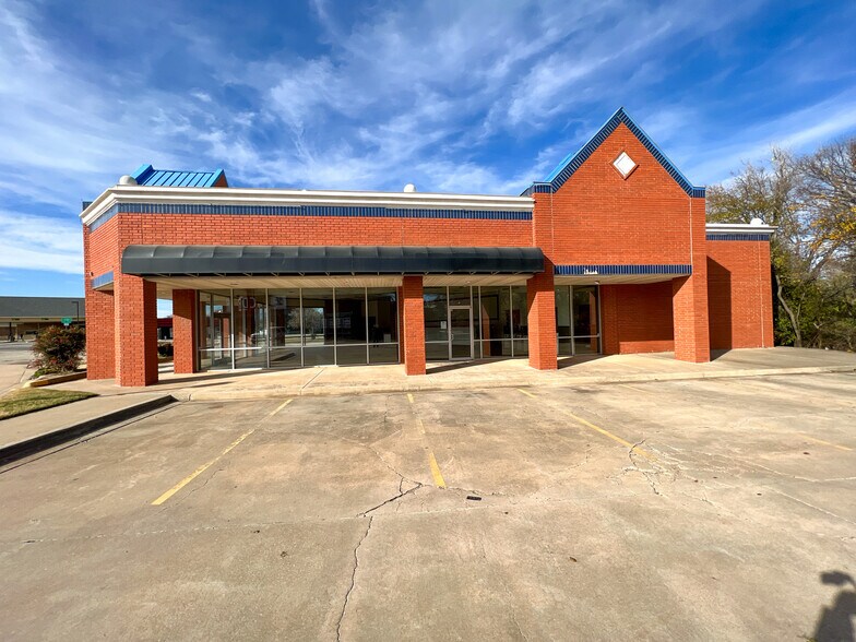 More Photos Of 5959 NW Expressway St, Oklahoma City Freestanding For Lease