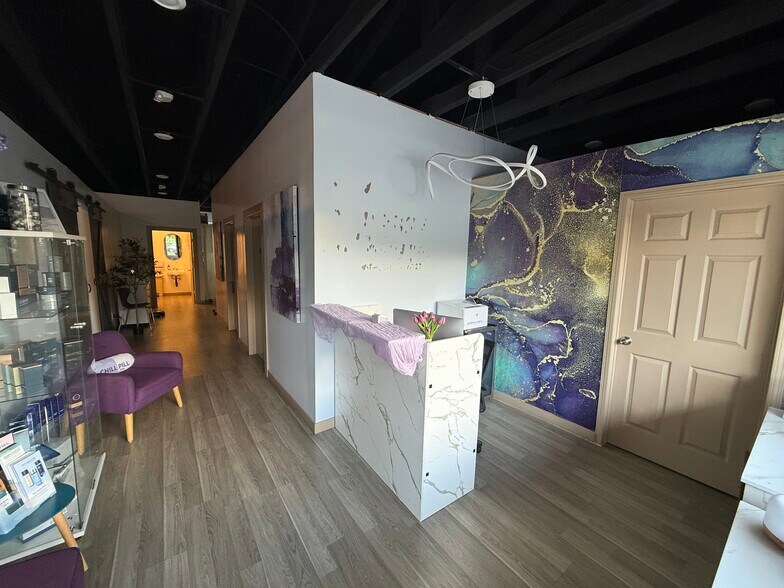 More Photos Of 4011-4031 Avati Dr, San Diego Storefront For Lease