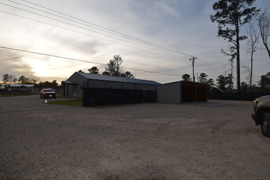 More Photos Of 11395 FM 2432 Rd, Willis Light Manufacturing For Sale
