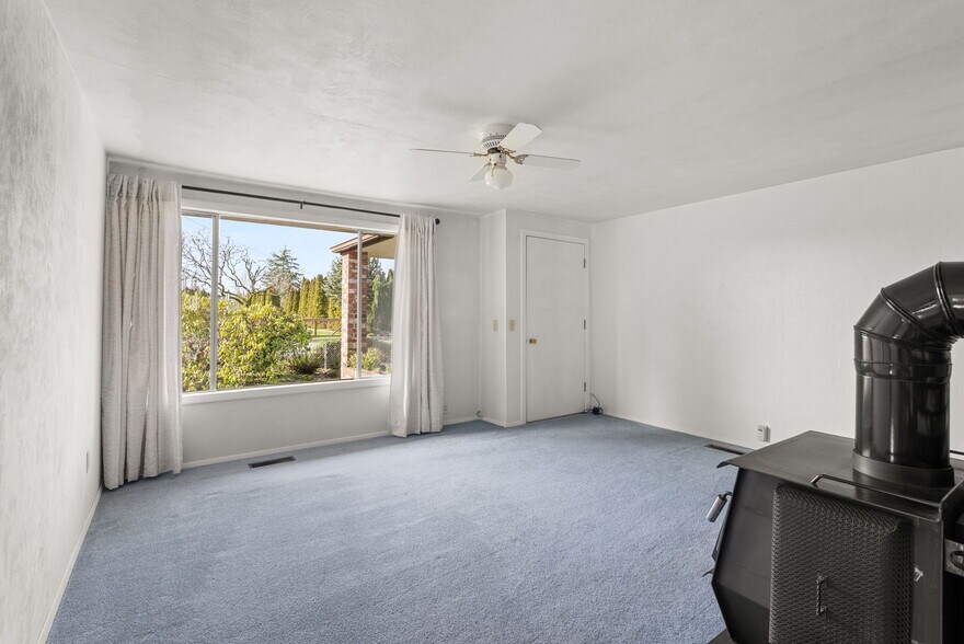 More Photos Of 1480 Rush Rd, Chehalis Office For Sale