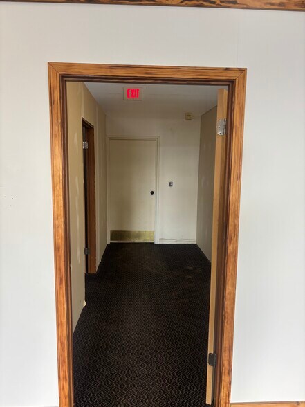 More Photos Of 130 Gateway Dr NE, East Grand Forks General Retail For Lease