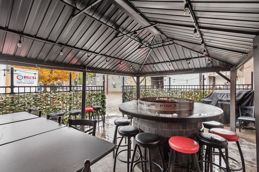 More Photos Of 314 N 4th St, Coeur d'Alene Bar For Sale