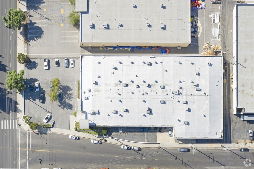 More Photos Of 20301 Nordhoff St, Chatsworth Warehouse For Lease