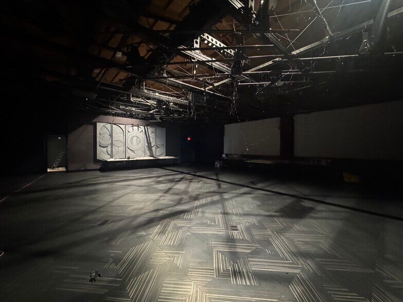 More Photos Of 1000 S Olive St, Los Angeles Restaurant For Lease