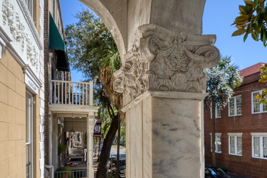 More Photos Of 14 E Taylor St, Savannah Specialty For Sale