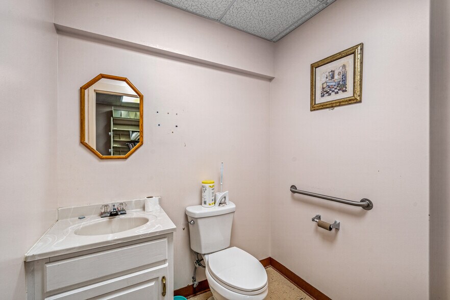 More Photos Of 15239 AL Highway 68, Crossville Medical For Sale