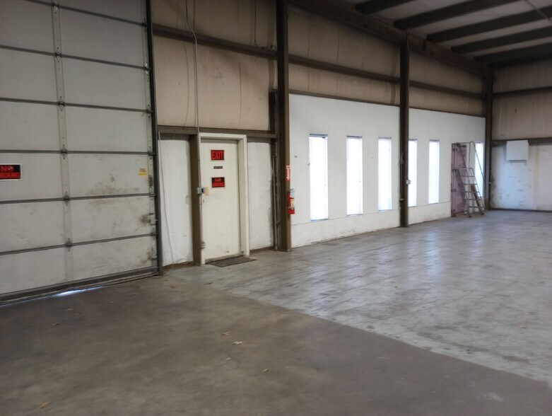 More Photos Of 60-82 Algana Dr, Saint Peters Warehouse For Lease