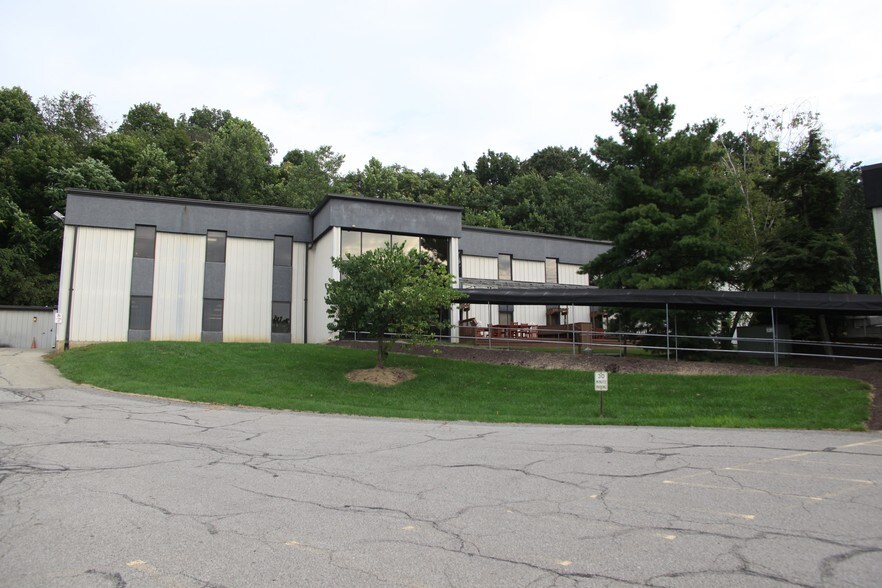 More Photos Of 1000 Park Dr, Lawrence Office For Lease
