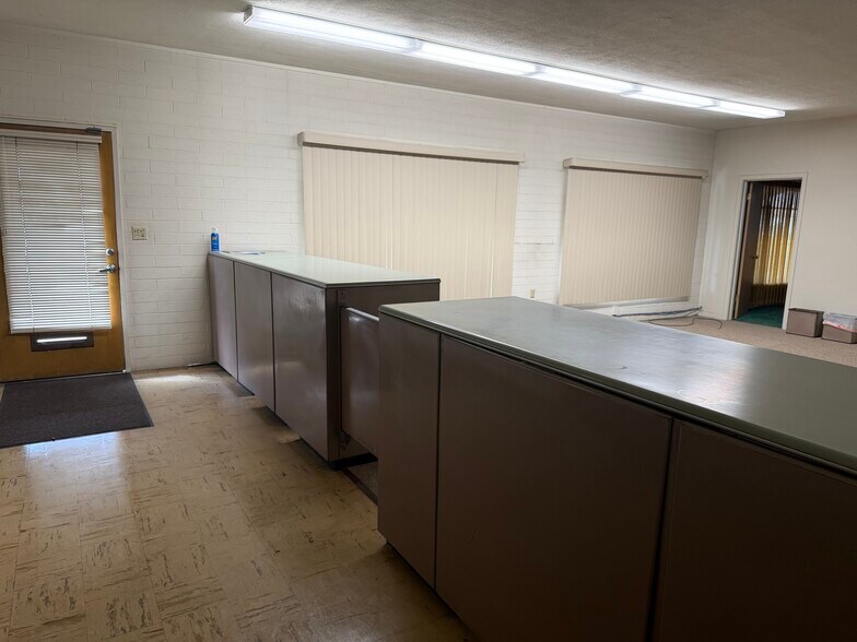 More Photos Of 1320 N Tracy Blvd, Tracy Office For Lease