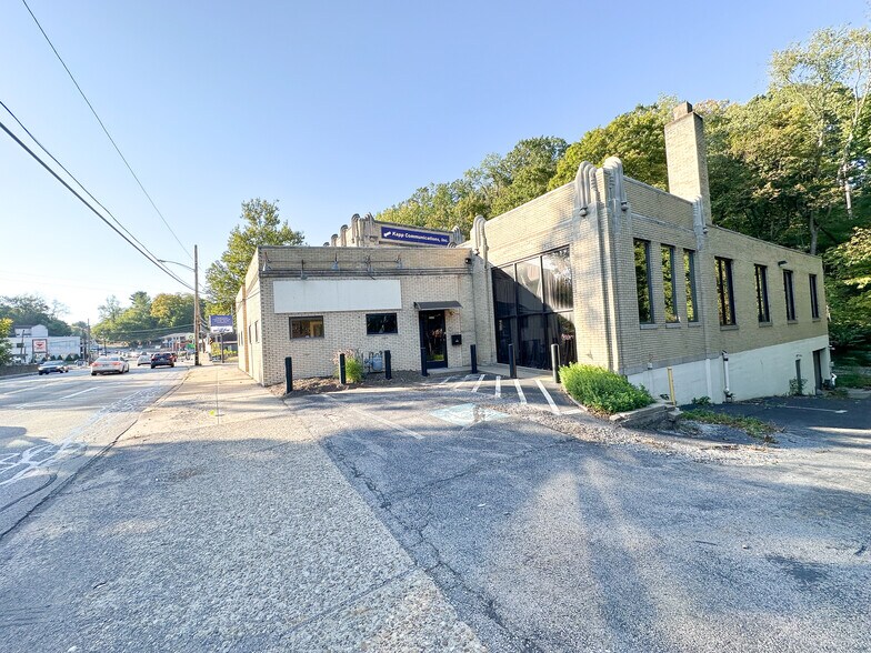 More Photos Of 8100 Ohio River Blvd, Emsworth Office For Lease