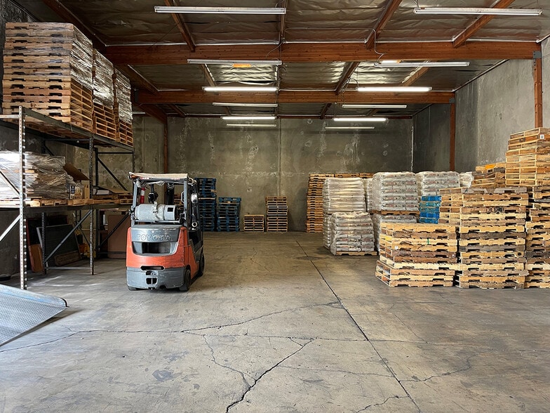 More Photos Of 204 W Ann St, Los Angeles Distribution For Lease