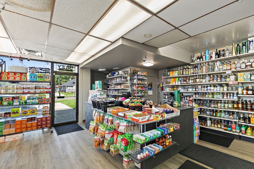 More Photos Of , Aurora General Retail For Sale