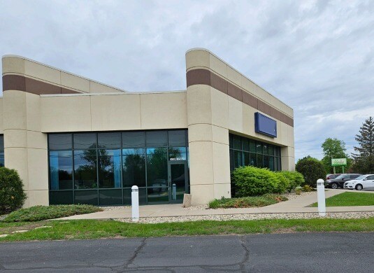 More Photos Of 450 E Main St, Wautoma Office For Sale