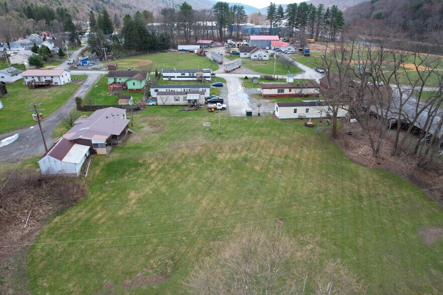 More Photos Of 45 Pumphouse Rd, Hancock Manufactured Housing Mobile Home Park For Sale