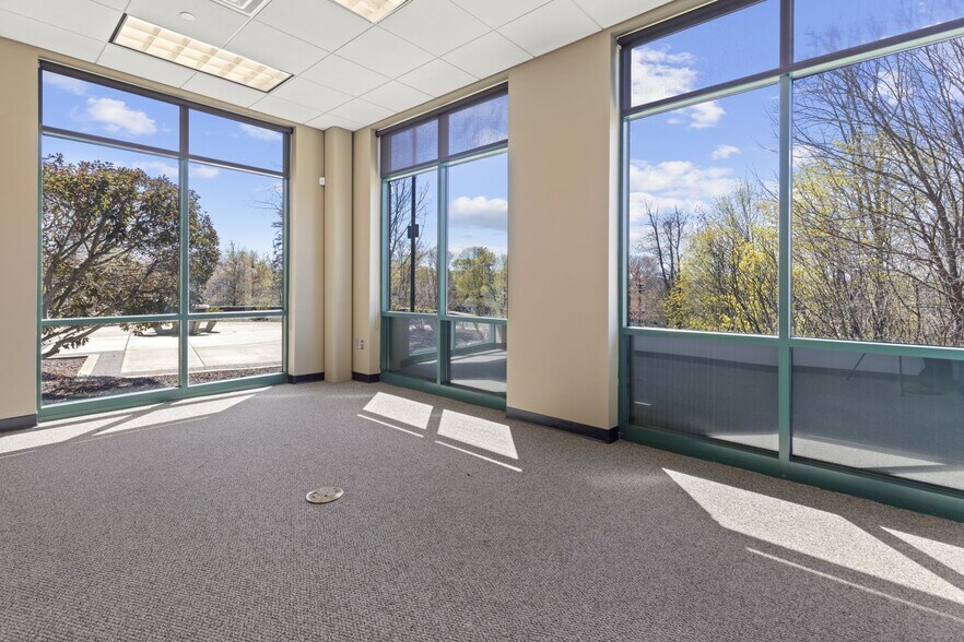 More Photos Of 93 Lake Ave, Danbury Office For Lease