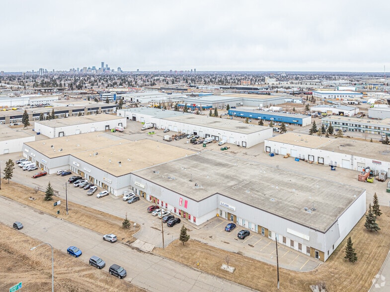 More Photos Of 4320-4348 81st Ave NW, Edmonton Warehouse For Lease