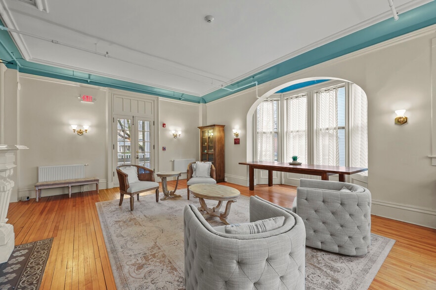 More Photos Of 74 Wendell Ave, Pittsfield Hotel For Sale