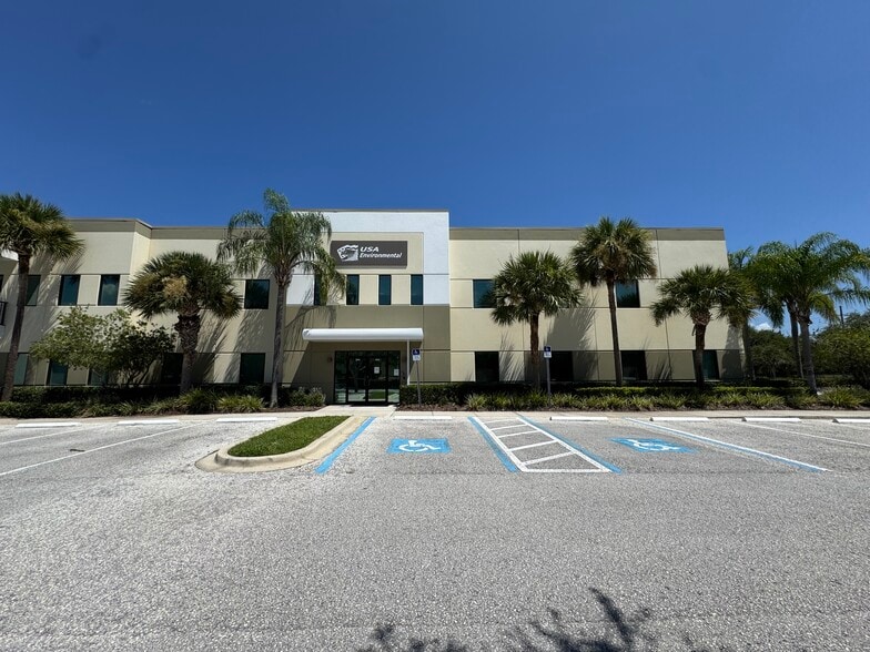 More Photos Of 720 N Brooker Creek Blvd, Oldsmar Flex For Sale