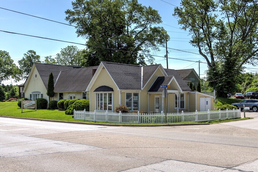 More Photos Of 9430 Main Ave, Cincinnati General Retail For Sale