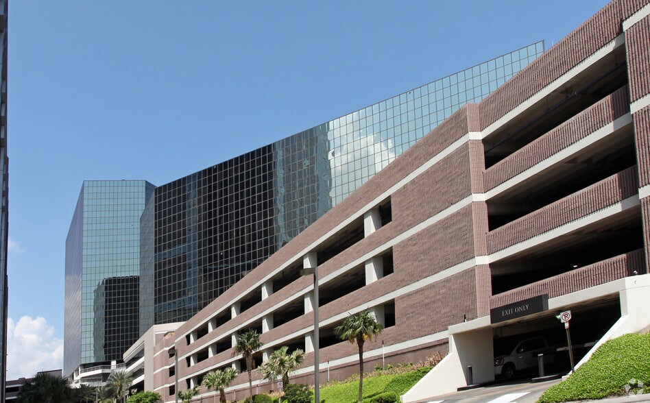 More Photos Of 3900 N Causeway Blvd, Metairie Unknown For Lease