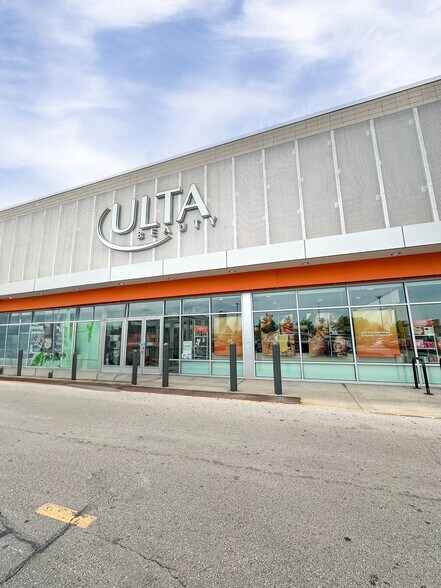 More Photos Of NWC 42nd St & Pulaski Rd, Chicago Unknown For Sale