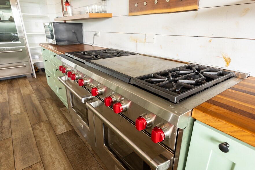 More Photos Of 2199 Roosterville Rd, Roopville Horse Stables For Sale