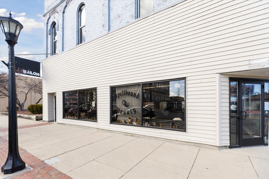 More Photos Of 1017 Washington Ave, Bay City Storefront Retail Residential For Sale