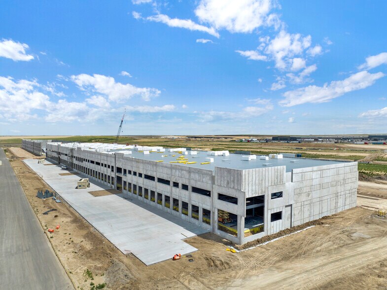 More Photos Of 6611 Powhaton Rd, Aurora Industrial For Lease