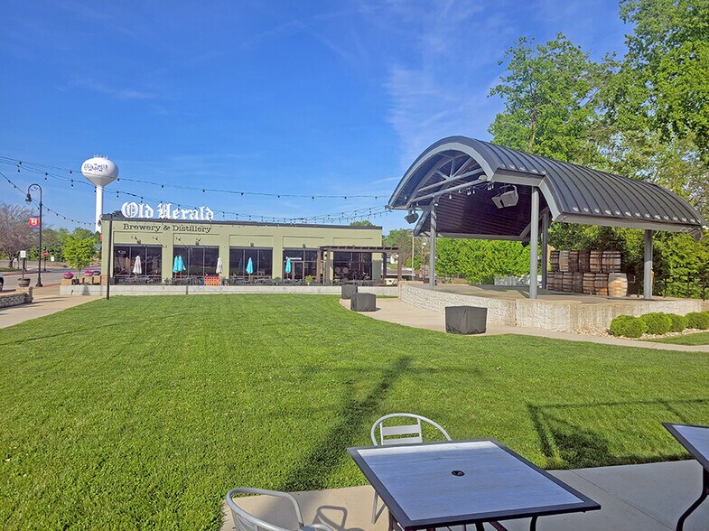 More Photos Of , Collinsville General Retail For Sale
